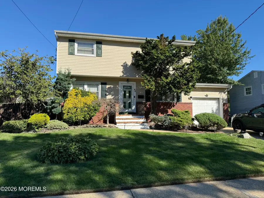 42 Dartmouth Drive, Hazlet, NJ 07730 - #2