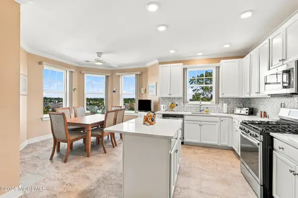 7 Centre Street #5302, Ocean Twp, NJ 07712