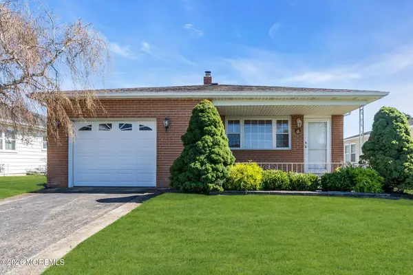 77 Pirogue Street, Toms River, NJ 08757