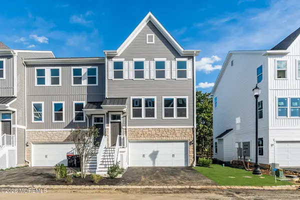 304 Shore Court, Marlboro, NJ 07746