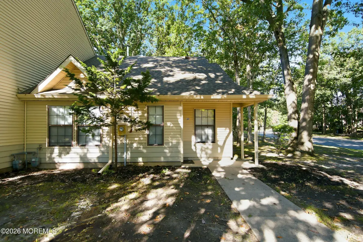 37 Azalea Circle, Jackson, NJ 08527 - #1