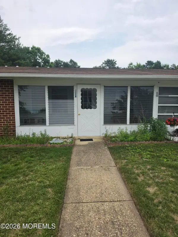 1177B Clydebank Court, Lakewood, NJ 08701