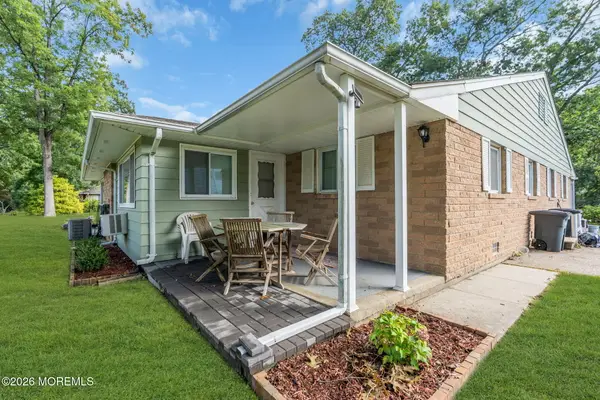 7 C Lark Street, Manchester, NJ 08759