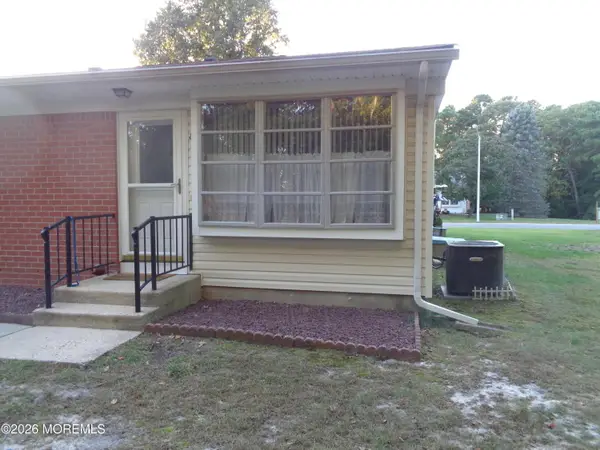 83 E Hudson Parkway, Whiting, NJ 08759