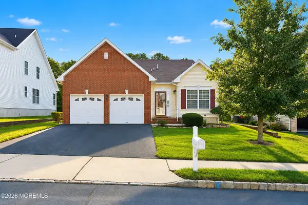 30 Little Leaf Lane, Howell, NJ 07731