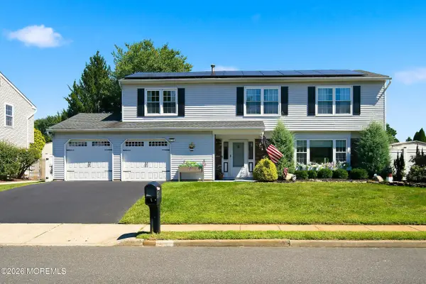 46 Hedgewood Road, Howell, NJ 07731