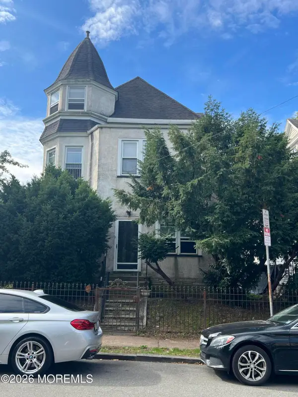 2 Howell Place Place #4, Newark, NJ 07106