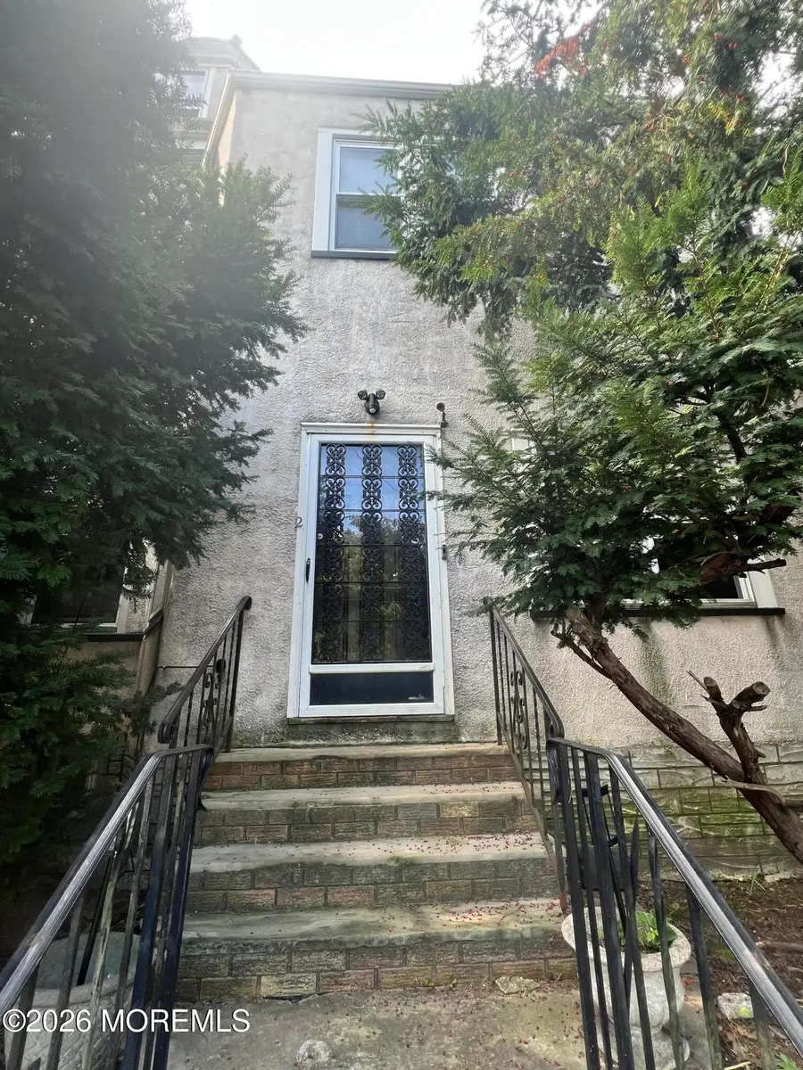 2 Howell Place Place #4, Newark, NJ 07106 - #2
