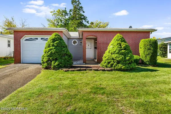11 Brooke Road, Brick, NJ 08724