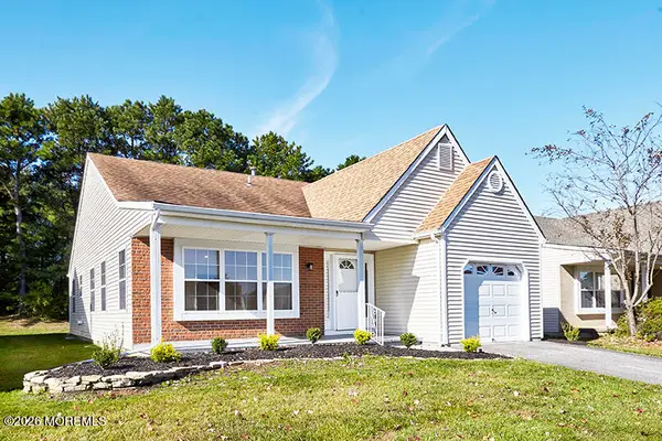 17 Trent Drive, Toms River, NJ 08757
