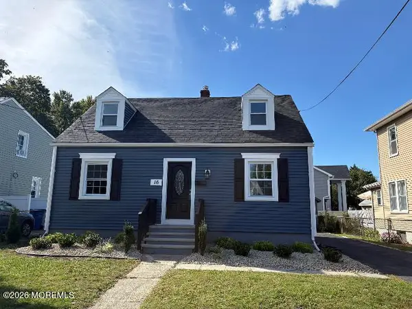 16 Oakwood Place, North Brunswick, NJ 08902