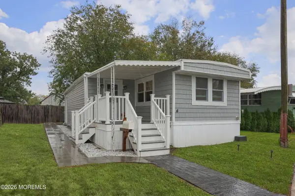 4 Bayshore Mobile, Hazlet, NJ 07730