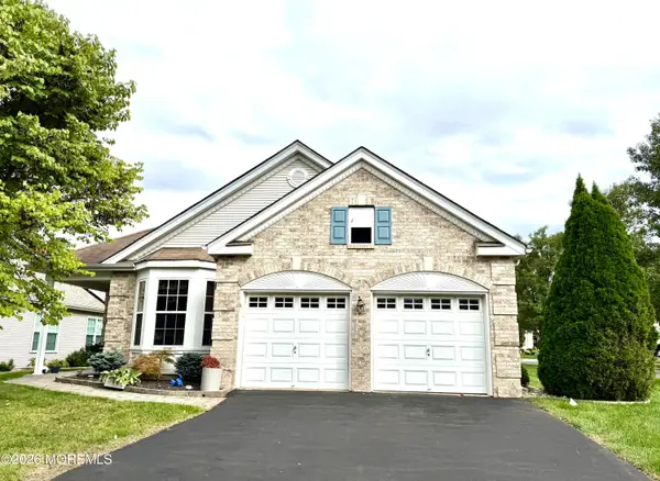 9 Powderhorn Way, Allentown, NJ 08501