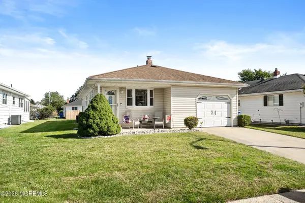 30 Bonaire Drive, Toms River, NJ 08757
