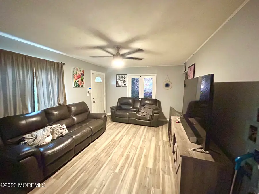 4 Abbey Place, Hamilton, NJ 08610 - #3