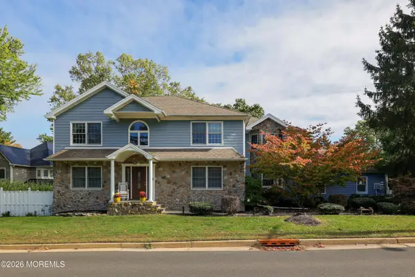 32 Sleepy Hollow Road, Red Bank, NJ 07701