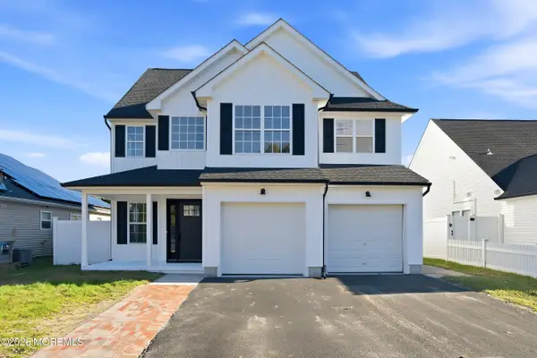 31 Dolphin Circle, Bayville, NJ 08721