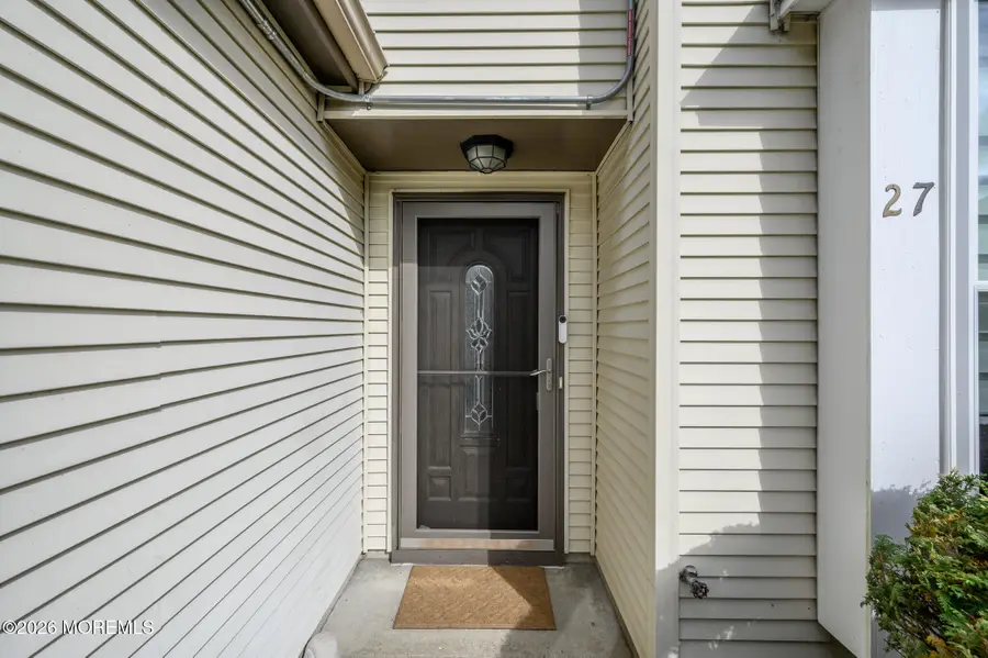 27 Longbrook Lane, Freehold, NJ 07728 - #2