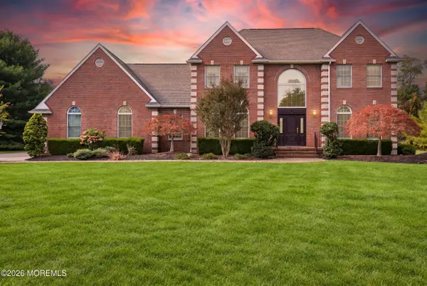 7 Kudyba Court, Manalapan, NJ 07726