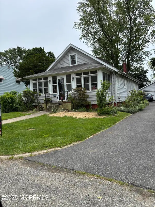 21 Alexander Avenue, Freehold, NJ 07728