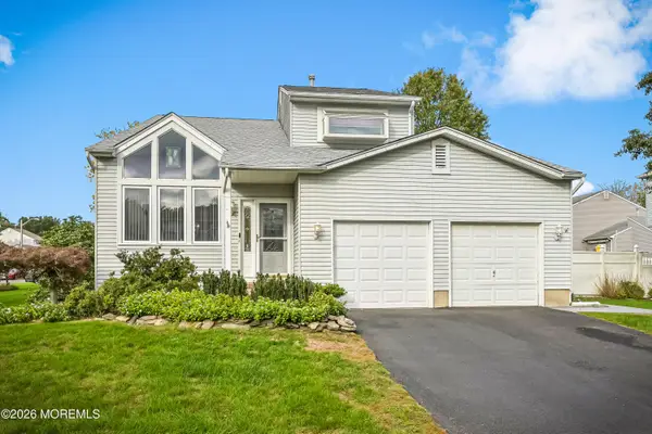 4 Bridge Street, Howell, NJ 07731
