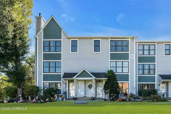 94 Heritage Lane, Hamburg, NJ 07419