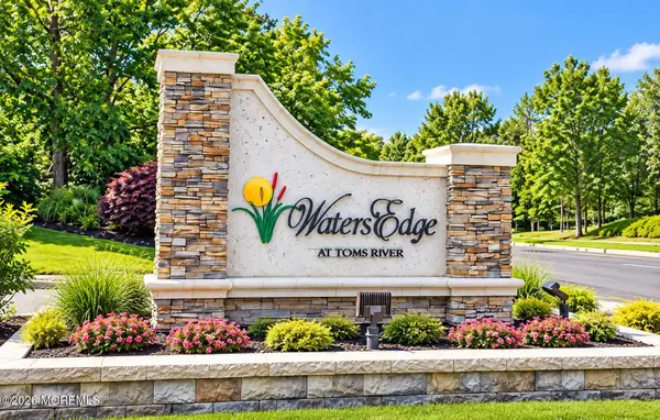 911 Waters Edge Drive #911, Toms River, NJ 08753