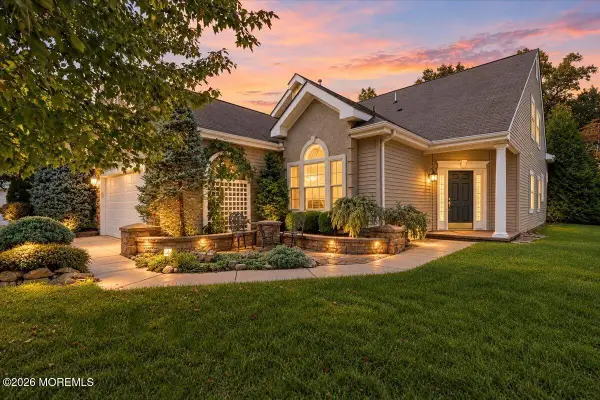 17 Seminole Court, Jackson, NJ 08527