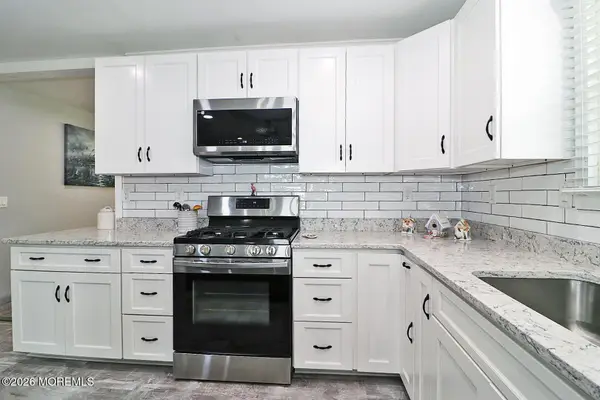 23 Virgin Island Dr Drive, Toms River, NJ 08757