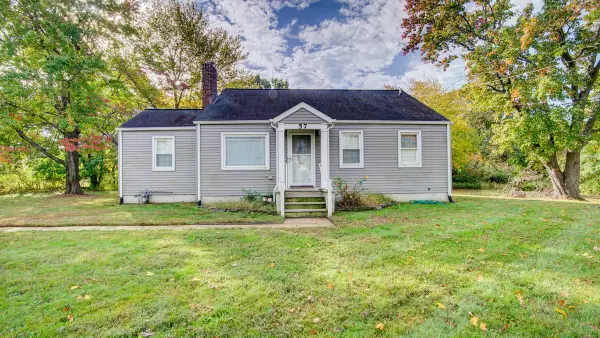 57 State Rte 33 Highway, Manalapan, NJ 07726