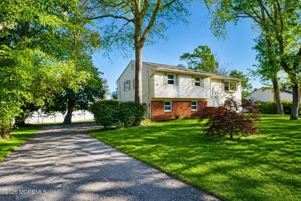 532 Robinhood Road, Brick, NJ 08724
