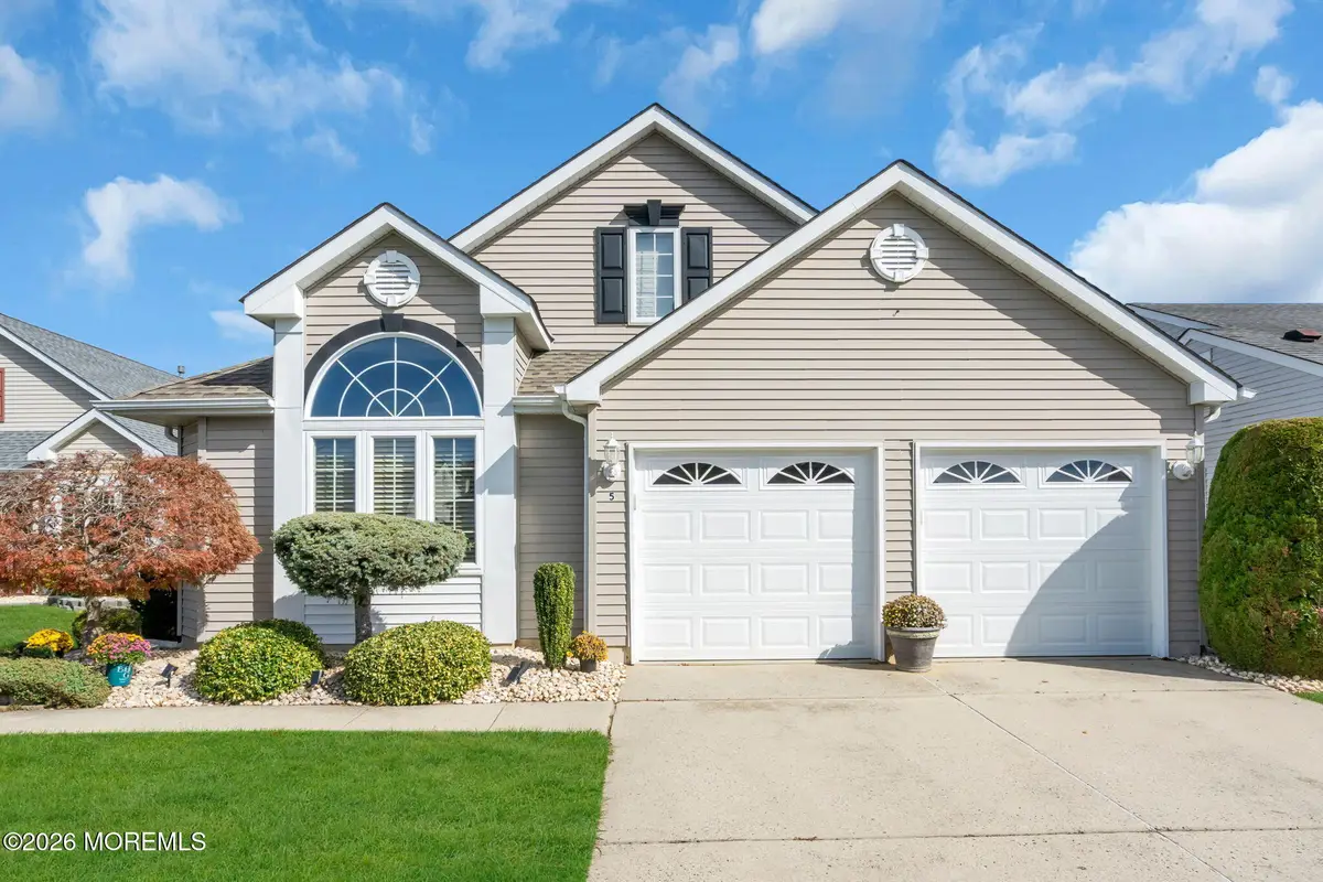 5 Manchester Court, Jackson, NJ 08527 - #1