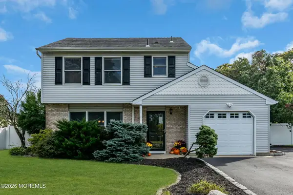 8 Partridge Lane, Howell, NJ 07731