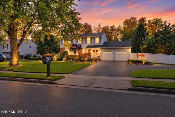 46 Gettysburg Drive, Manalapan, NJ 07726