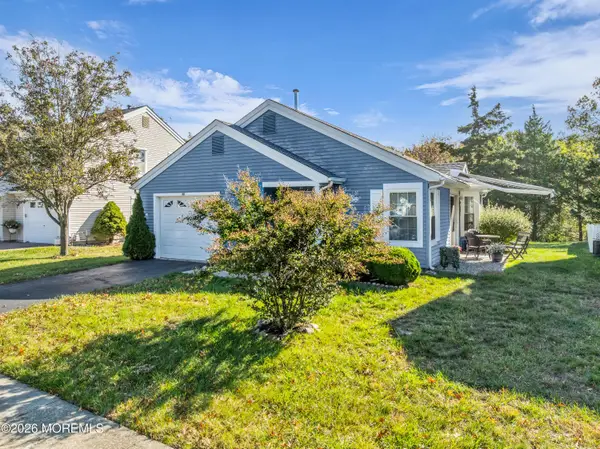 30 Pine Oak Boulevard, Barnegat, NJ 08005