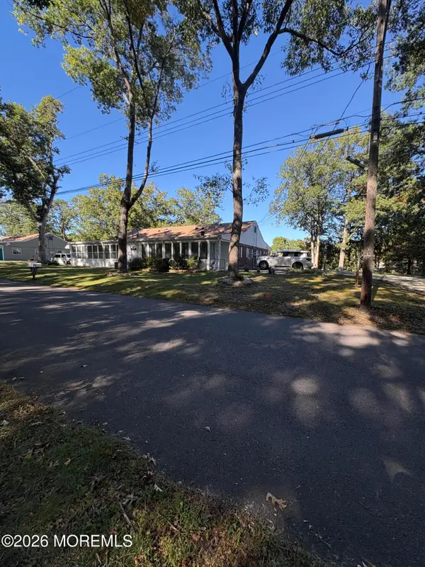 4 A Holly Street, Toms River, NJ 08757