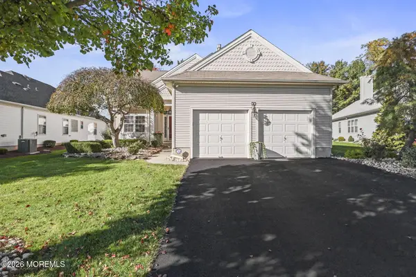27 Derry Meeting Drive, Manalapan, NJ 07726