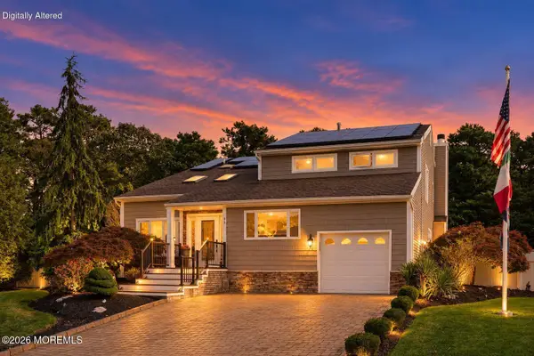 99 Oak Glen Road, Toms River, NJ 08753