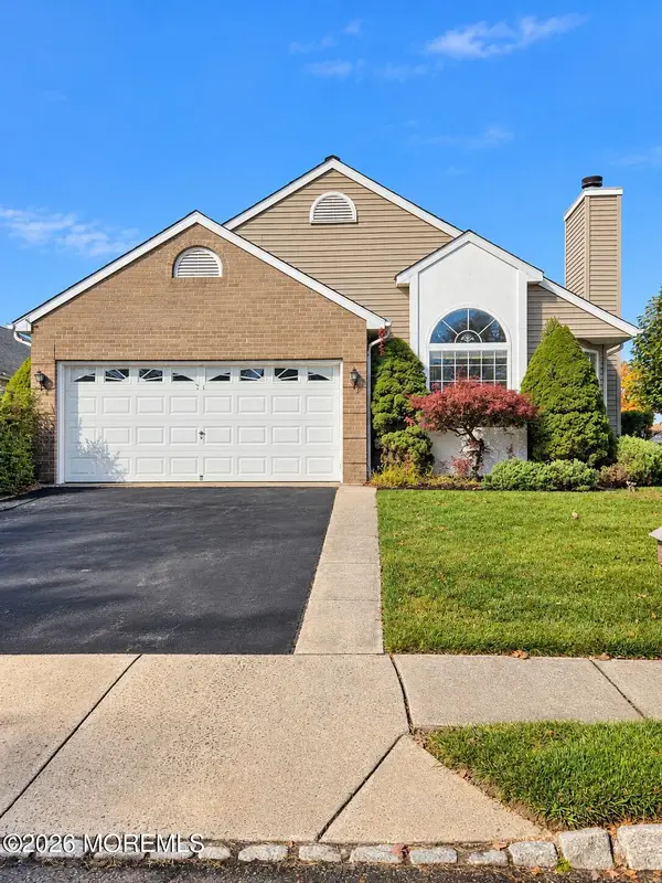 71 Canterbury Lane, Toms River, NJ 08757