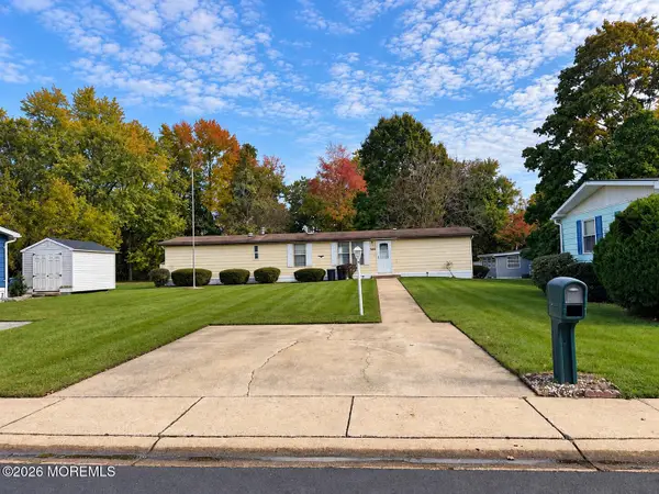 560 Sara Drive #560, Freehold, NJ 07728