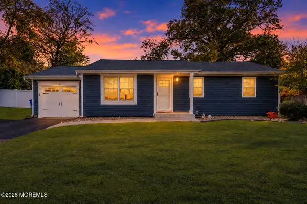 10 Romana Lane, Toms River, NJ 08755
