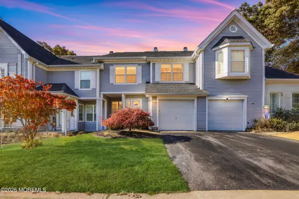 1602 Aqueduct Court, Toms River, NJ 08755