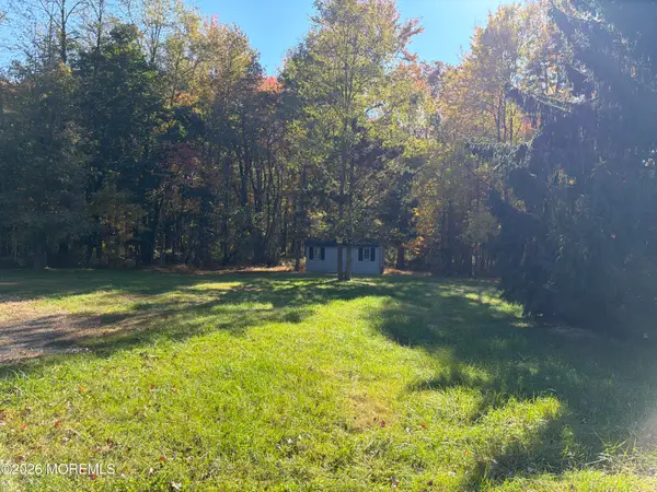 323 Matchaponix Road, Monroe, NJ 08831