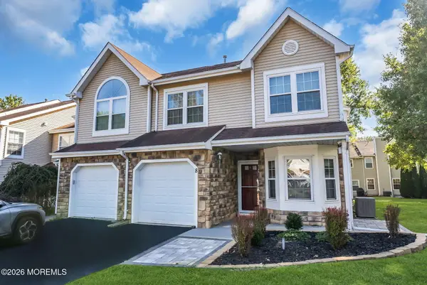 8 Shire Place, Tinton Falls, NJ 07753