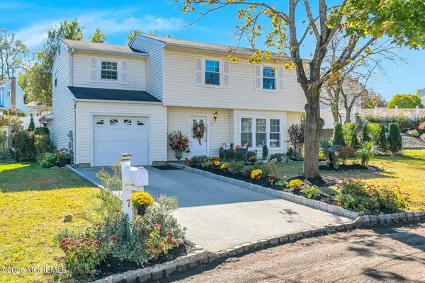 7 Wood Road, Hazlet, NJ 07730