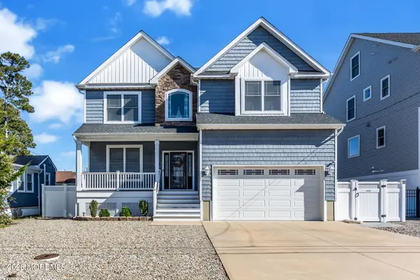 24 Woodhaven Road, Toms River, NJ 08753
