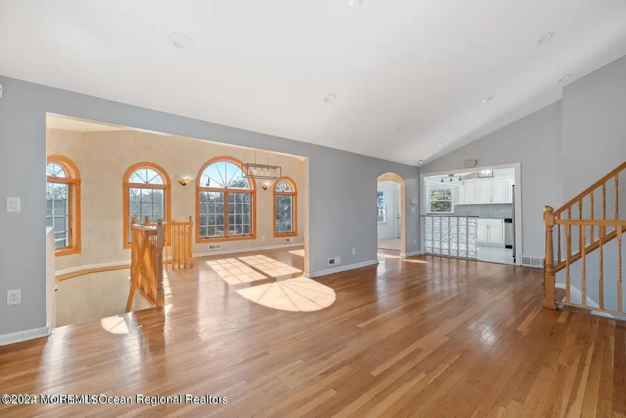 712 Park Avenue, Oakhurst, NJ 07755 - #3