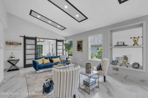 17 Ivy Hill Road, Lakewood, NJ 08701