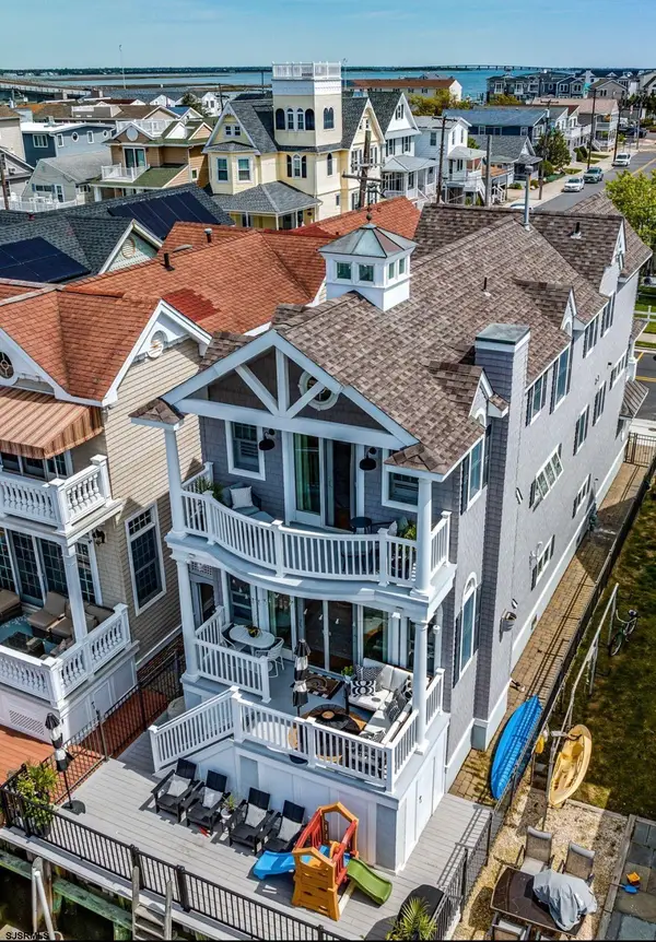 20 W 10th St Street, Ocean City, NJ 08226