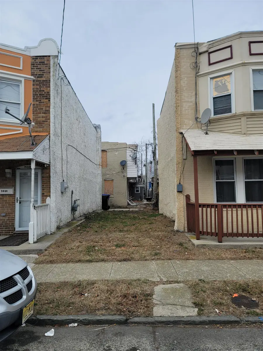 2007 Grant Ave, Atlantic City, NJ 08401 - Image #2